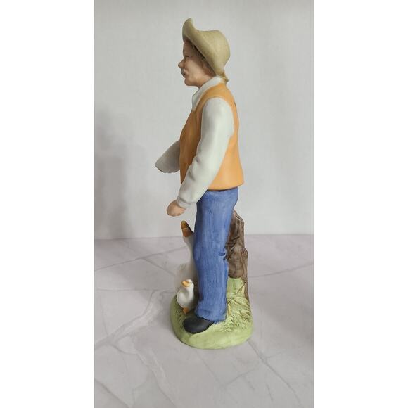 Homco Old Man & Woman Figurines Feeding Chickens & Ducks 1426 Home Interiors - Picture 5 of 12